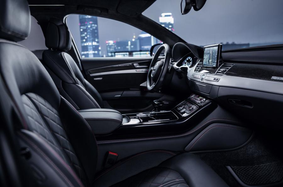 Интерьер Audi S8 Plus (D4) 2015 года  (WW) (фото 14 из 47)